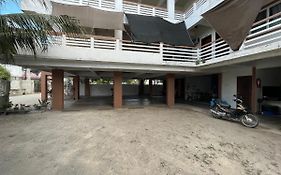 Seabreeze Beach Lodge